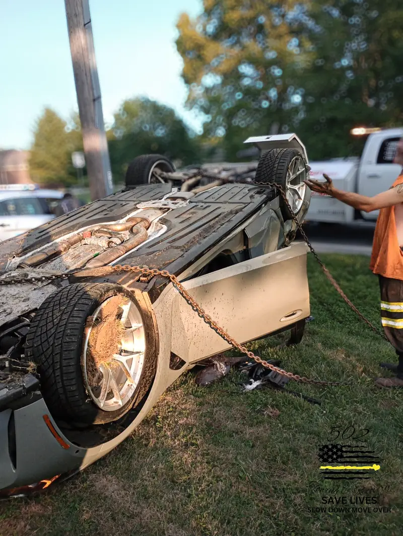 Rigging an overturned vehicle for recovery